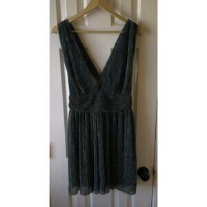 Lulus Women's Gold Green Deep V‎ Twist Back Ailey Skater Size Large